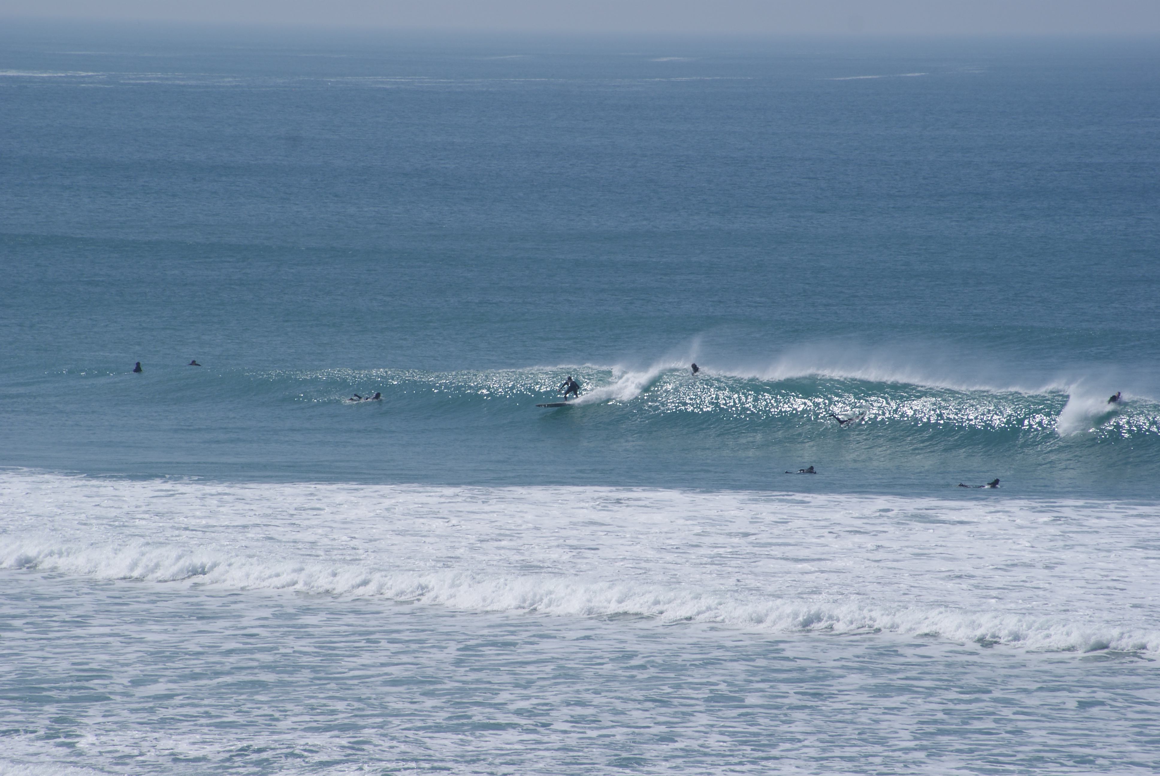 surfing 5ft waves